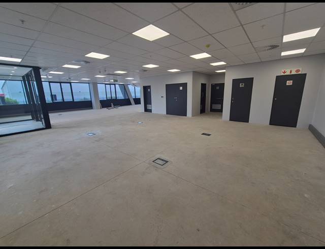 12,675M² WAREHOUSE TO LET IN LINBRO PARK